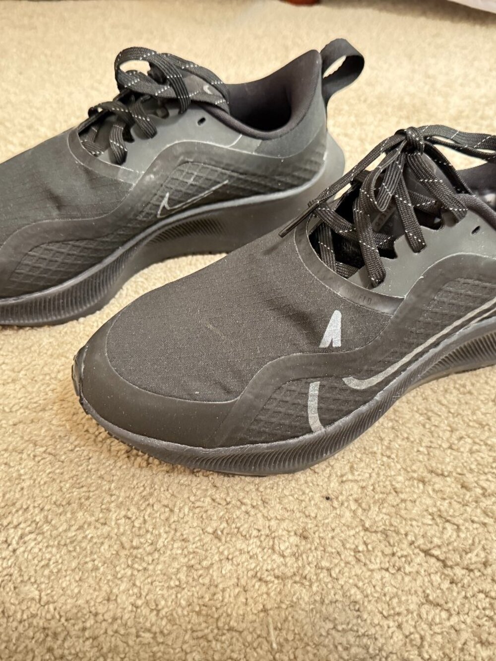 NWOT Authentic NIKE Women's Athletic Black Running Sneakers Sz.7
